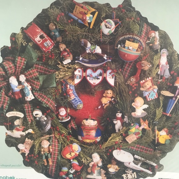 Hallmark Keepsake Ornament Christmas Wreath Puzzle 500 Pc Springbok Sealed - Picture 2 of 5